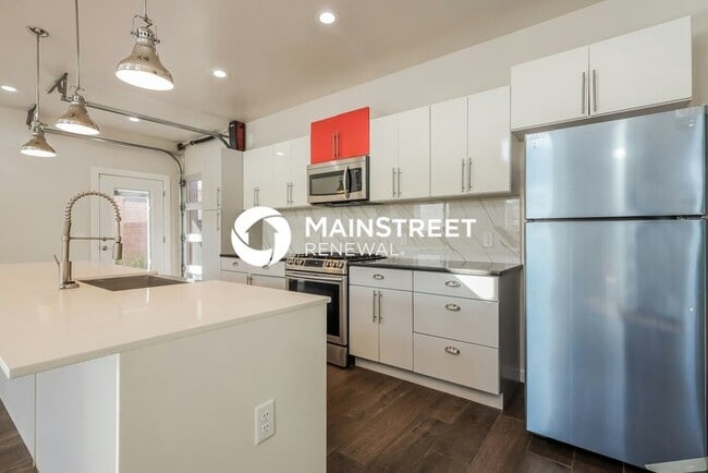 Photo - 4 Bedroom Pet-Friendly Home in Oklahoma City, OK with Main Street Renewal