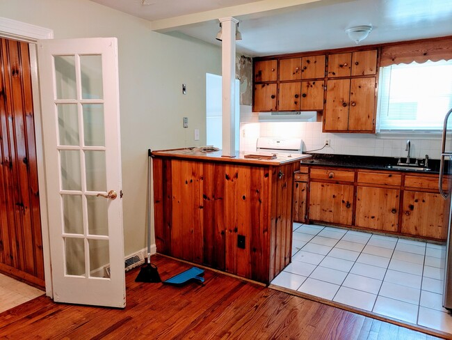 Photo - Spacious 3bdrm/2bth Home Located in a Well Established Neighborhood in Richmond's West End  Conve...