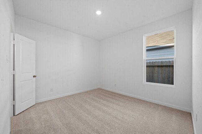 Building Photo - 349 Tejas Trl