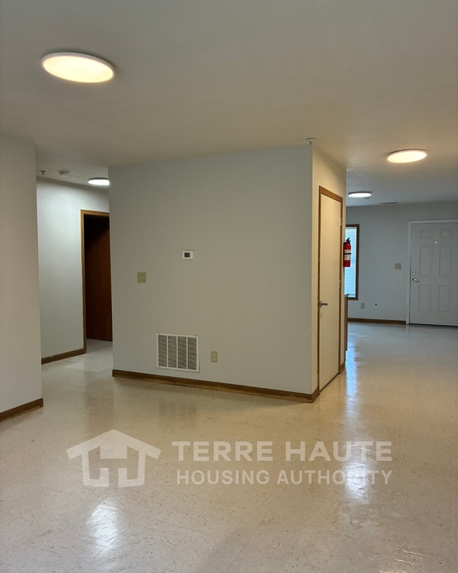 Photo - 275 N 18th St