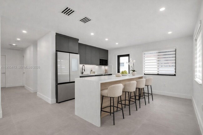 Photo - 1293 SW 22nd Ave Unidad 1