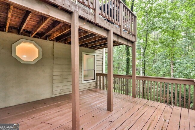 Photo - 428 Riverlake Ct