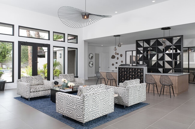 Casa club elegante - Arrowhead Summit Apartment Homes