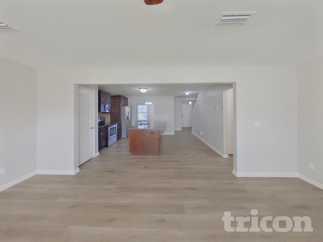 Photo - 8187 Thornton St