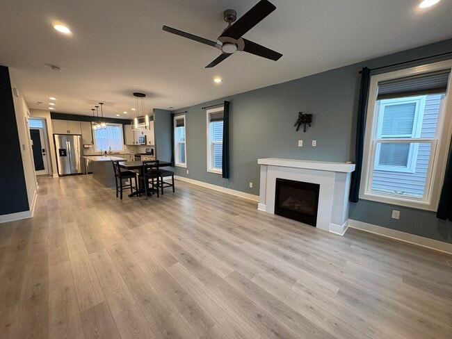 Photo - 1242 N Grant Ave