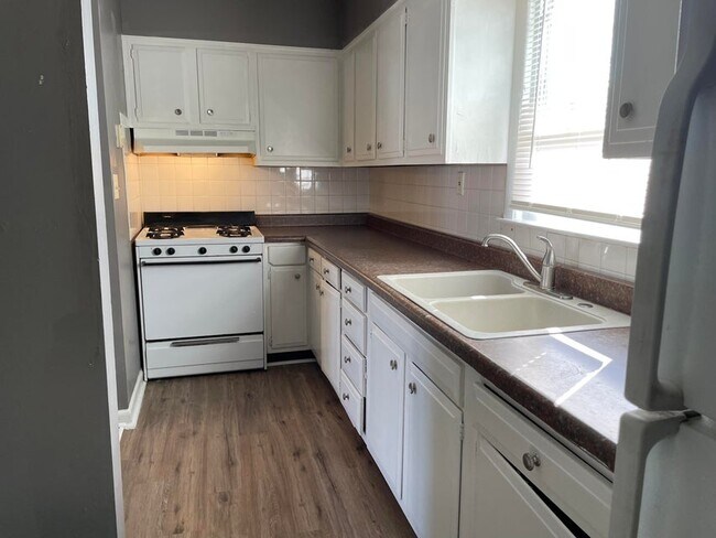 Photo - 2468 Woodhill Dr