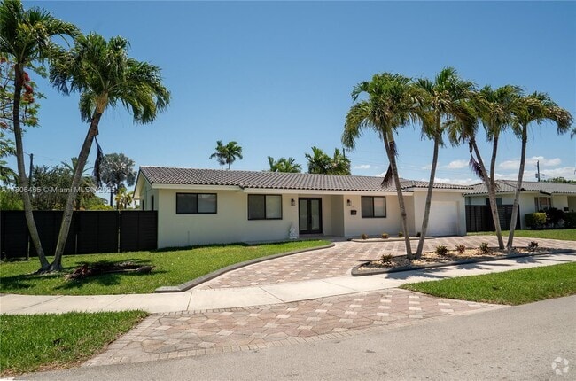 Building Photo - 9200 SW 62nd St Rental