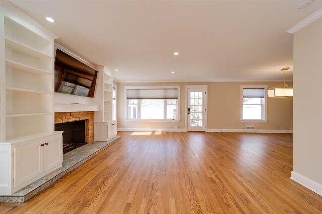 Photo - BEAUTIFUL HOME IN TCU AREA: