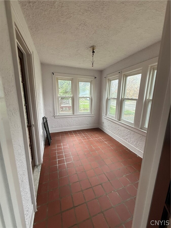 Photo - 205 Fellows Ave