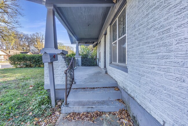 Photo - 481 Marianna St