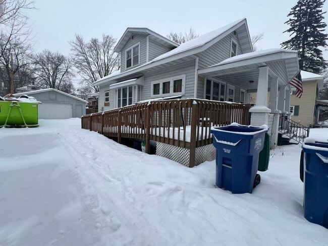 Photo - Click the “Apply Now” button or email wapmrentals@gmail.com for a prompt response.