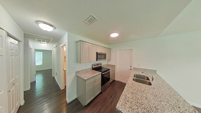 Photo - Lovely 3/2 in Summerfield