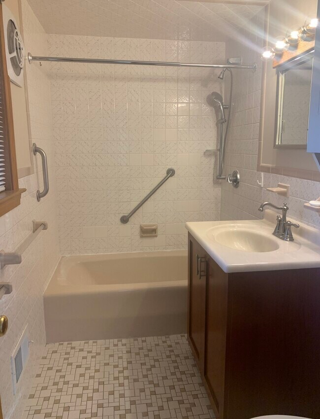 Photo - 239 Grove St Apartamentos Unidad 239