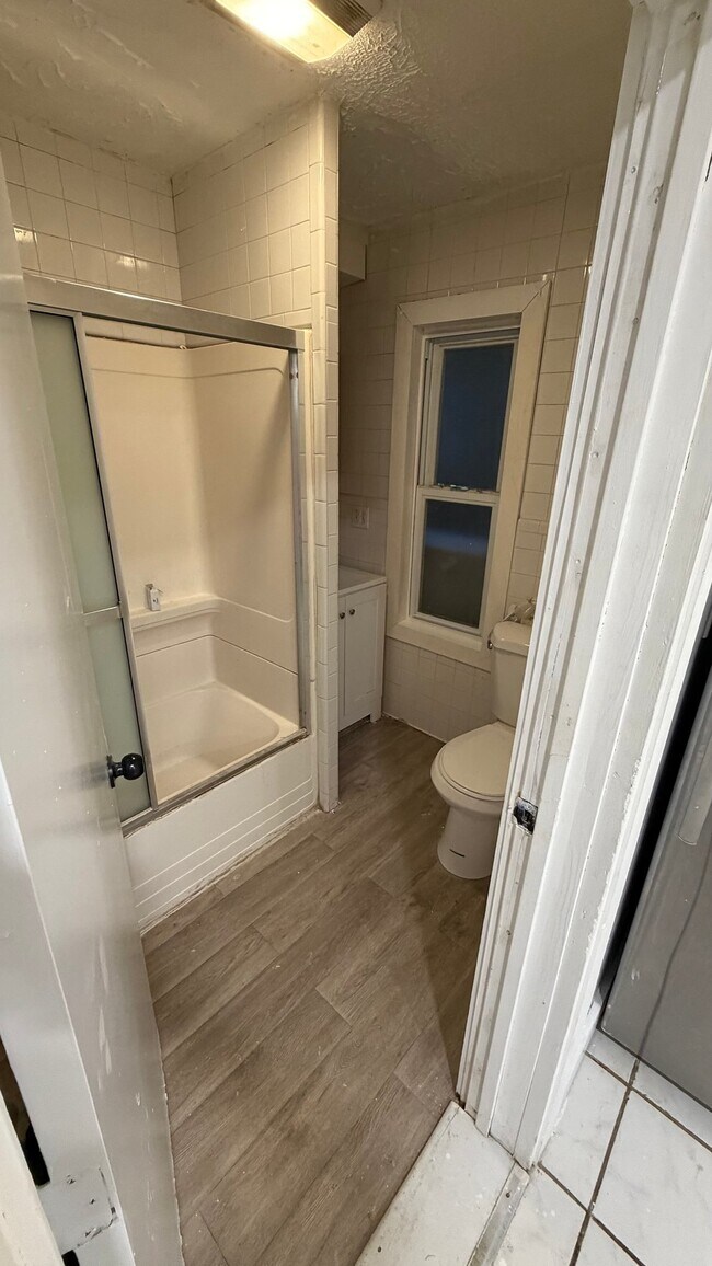 47 Lens St Unit 1