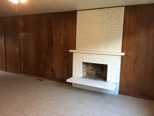 Photo - 7836 Roy Rd
