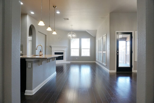 Photo - 6620 Estana Ln