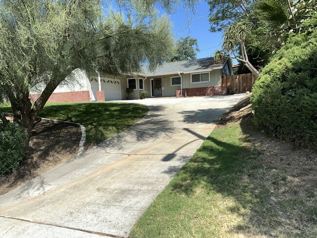 Building Photo - 3589 Mt Vernon Ave Rental