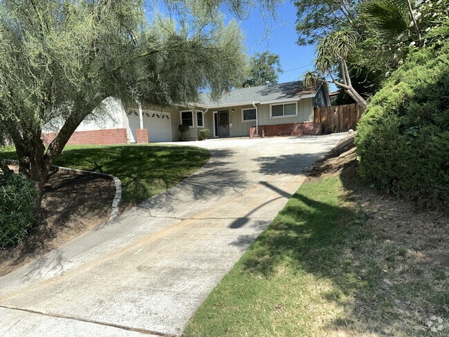 Building Photo - 3589 Mt Vernon Ave Rental