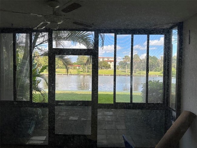 Photo - 3740 Inverrary Dr Unit 1r