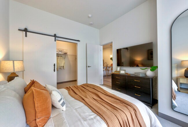 Chateau - Bedroom - Chagrin Riverwalk Phase III