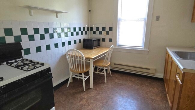 Photo - 339 6th St Unit 1 Bedroom