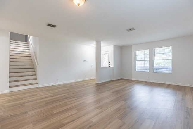 Photo - 228 Sophia Cir