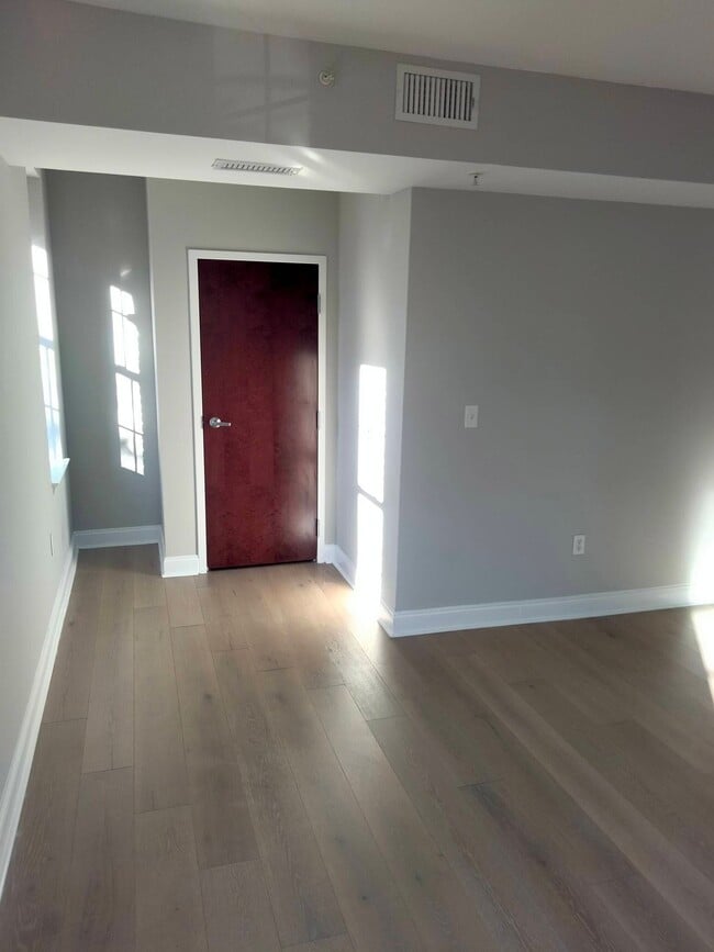 Building Photo - 36 Imlay St Unit B