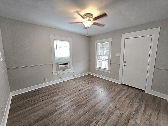 Photo - 2816 St Emanuel St