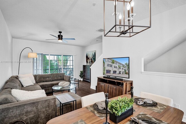 Photo - 446 NE 2nd Ave