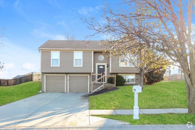 Building Photo - 11205 N Ditman Ave Rental