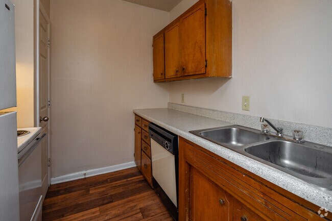 1BR, 1BA - 700SF - Kitchen