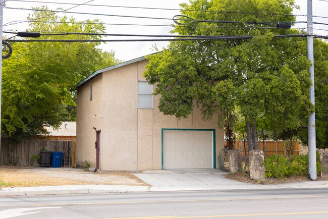 102 Lovera Blvd Unit 102 Lovera #2