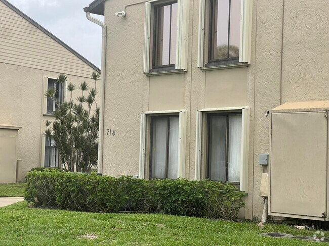 Building Photo - 714 Sunny Pine Way Unit C1 Rental