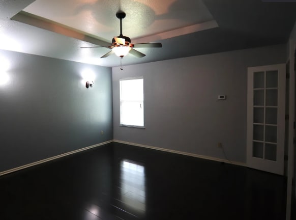 Photo - 9140 Monica St