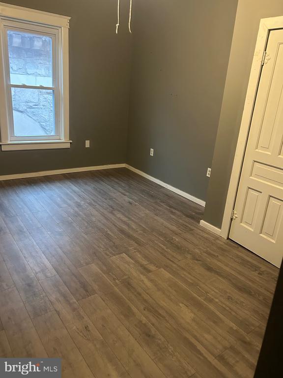 Photo - 17 N Main St