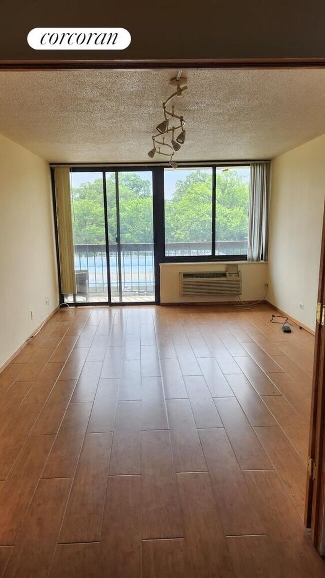 Photo - 15038 Union Tpke