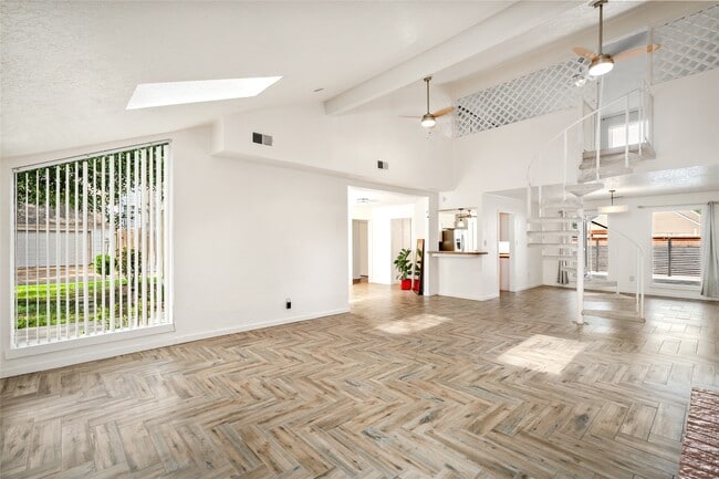 Photo - 707 Center Hill Dr