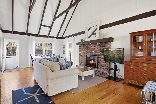 Photo - 3 Foster Ave