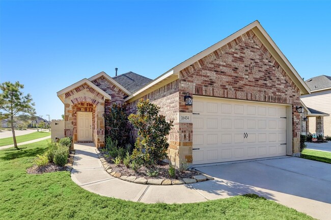 Building Photo - 16454 Rosary Pea Pl Rental