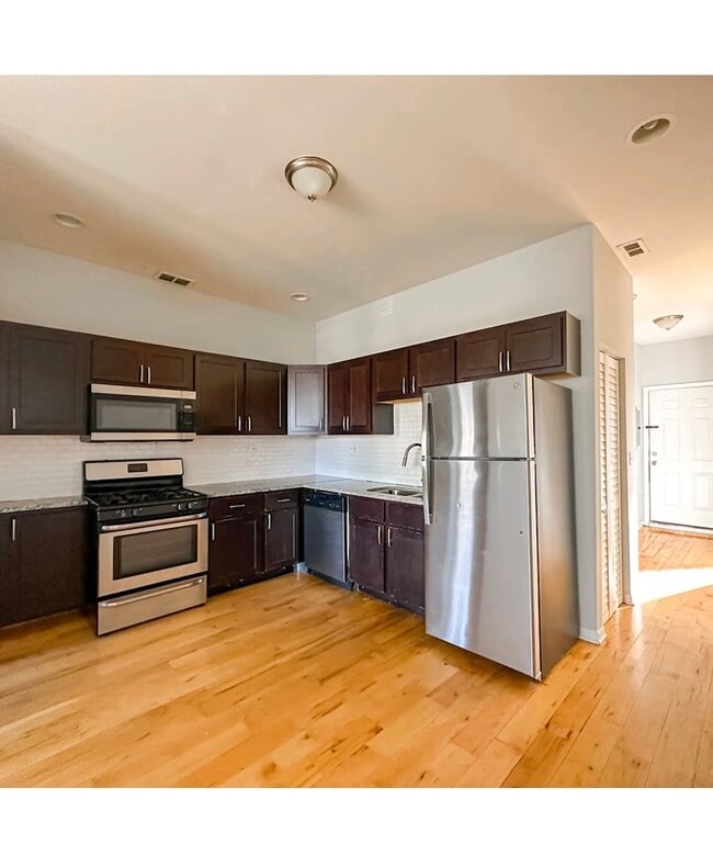 Photo - 3811 W Hirsch St Unit 2