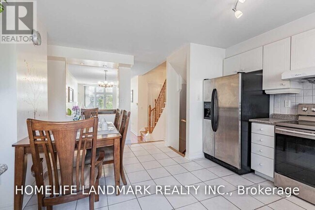 Photo - 66K Finch Ave W
