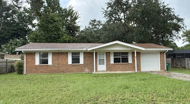 Photo - 43 Oak Ln