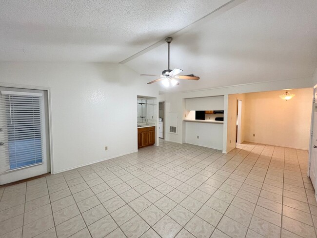 Photo - 1202 Thorpe Lane Unit 308