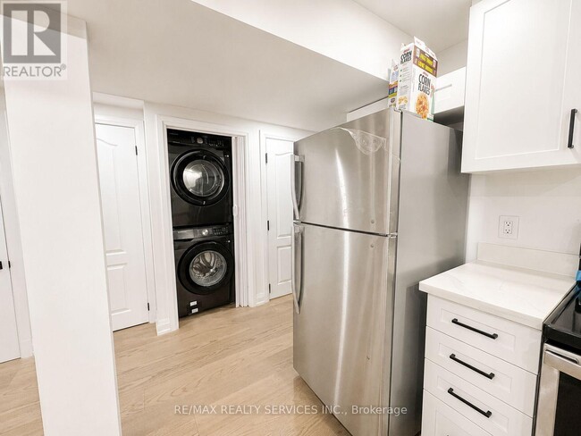 Photo - 32 Trewartha Crescent