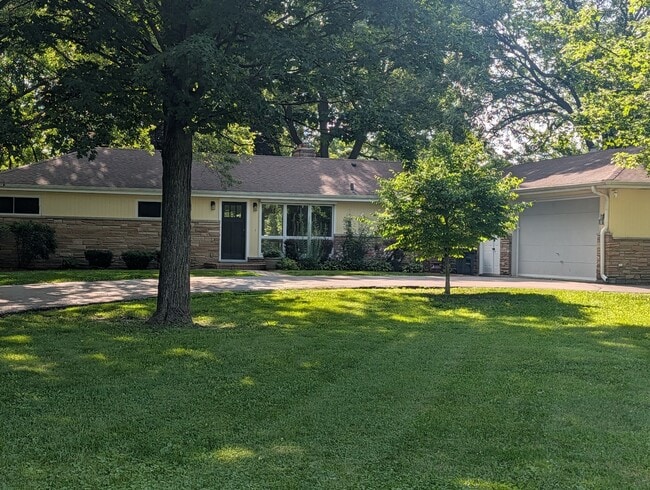 71 N Ela Rd