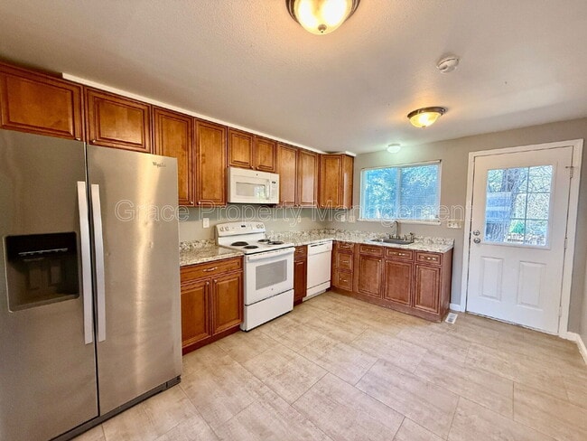 Photo - 7899 York St