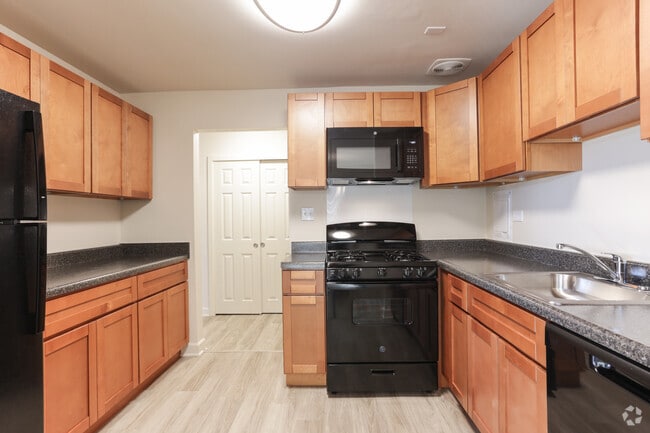 3BR , 1,5BA - 1,125 SF