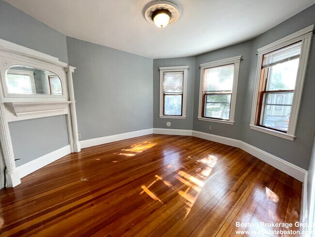 18 Romsey St Unit 1