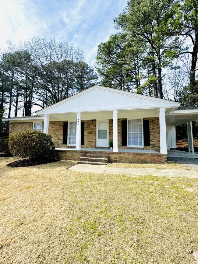 Building Photo - 824 Stoneykirk Dr