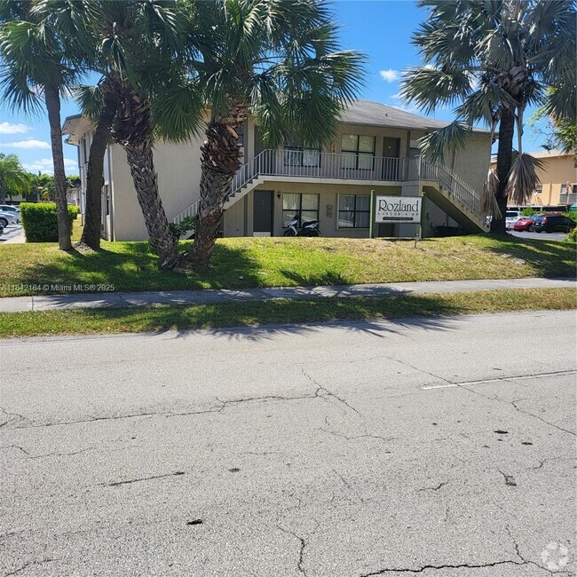 Building Photo - 7670 SW 152nd Ave Unit 1-101 Rental